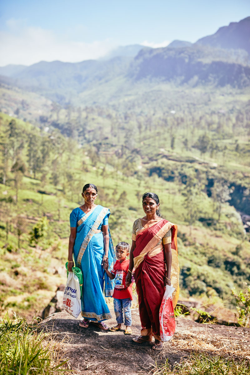 Familie auf der Hochebene nahe Nuwara Eliya/ Sri Lanka, 2019