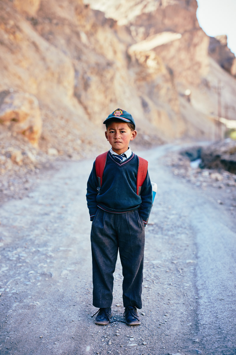 Schuljunge auf der Straße am Zanskar/ Ladakh/ Indien, 2018