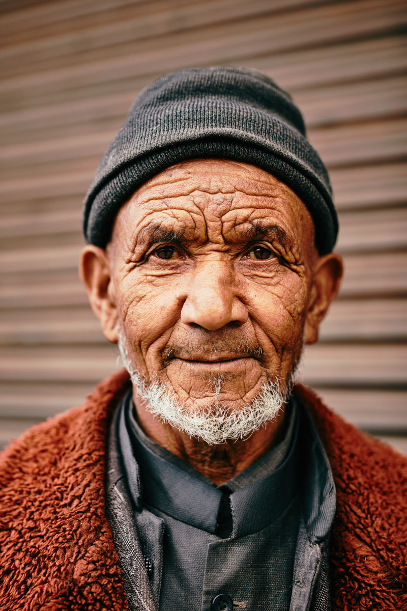 Nahes Portrait von Mann in Kargil/ Ladakh/ Indien, 2018