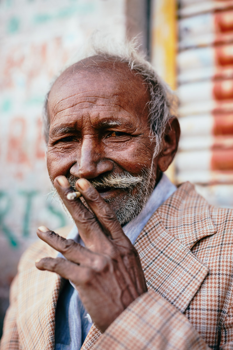 Mann mit Beedi in Jodhpur/ Rajasthan/ Indien, 2018